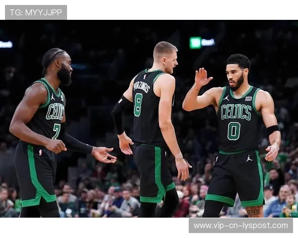 塔图姆强行突破，凯尔特人稳住优势